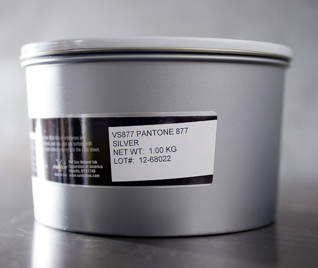 Pantone Silver 877 - metallic oil base